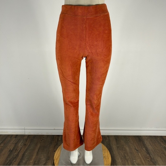 💕 AE corduroy Rust Orange Flared Pants AHH-MAZINGLY SOFT S - Picture 1 of 10